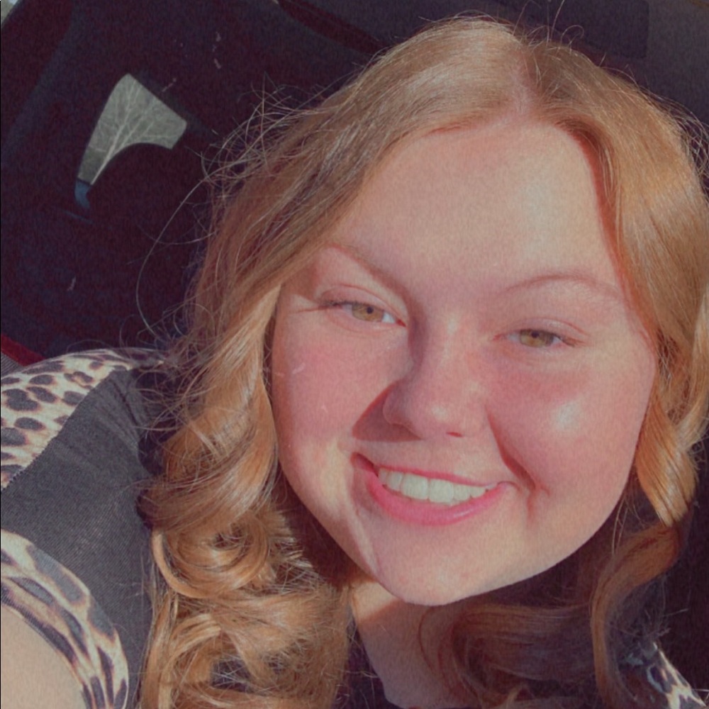 Meet your Posher, Alexis